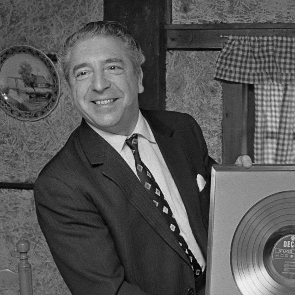 Binge Ronnie And His Orchestra