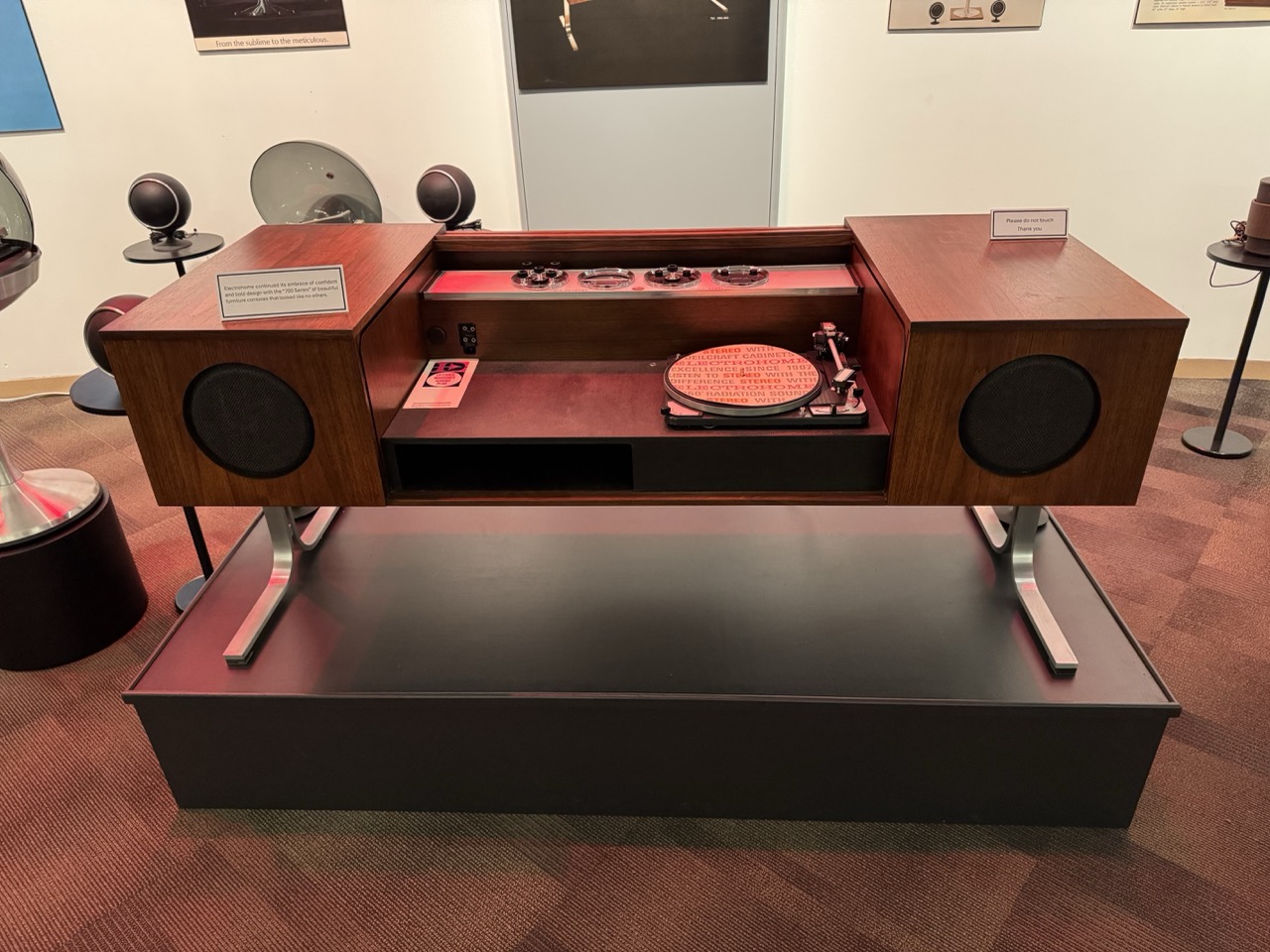Phonosphere Console 15 thumbnail
