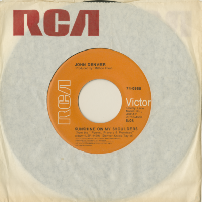 Sunshine On My Shoulders / I'd Rather Be A Cowboy