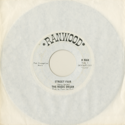 Street Affair / The Beautiful Dishwasher (1972)