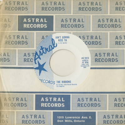 Ain't Gonna Kiss Ya / My Baby Said  (1962)