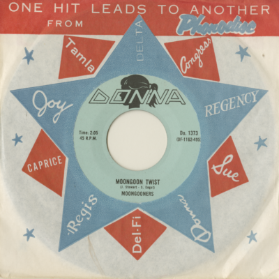 Moongoon Twist / Willie And The Hand Jive (1962)