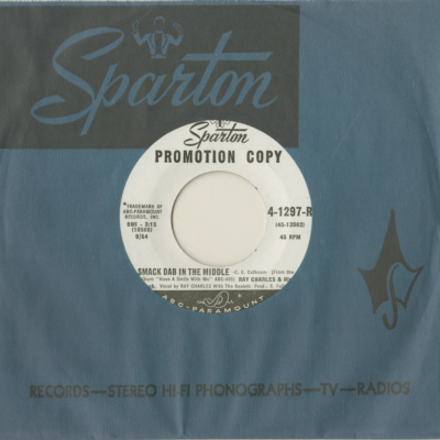 Smack Dab In The Middle / I Wake Up Crying (1964)