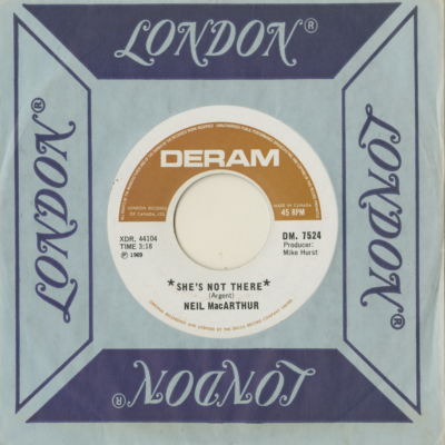 She's Not There / World Of Glass (1969)